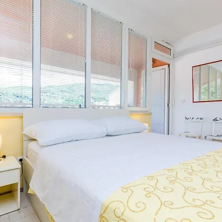 Avdic Guest house